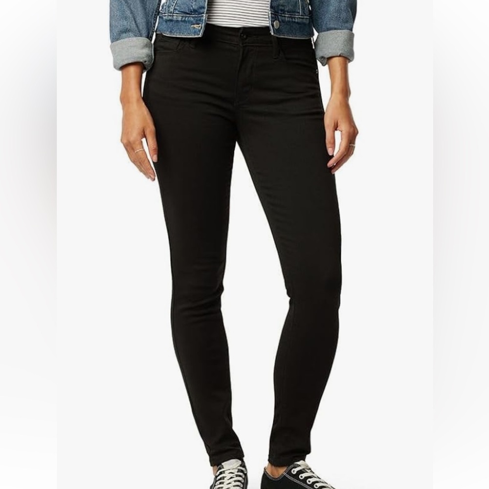 LEVIS Signature Black Gold 5 Pocket Jeans Size 4